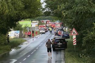 乌度卡：阿门-汤普森的角色跟之前类似 A-霍勒迪仍在轮换阵容中